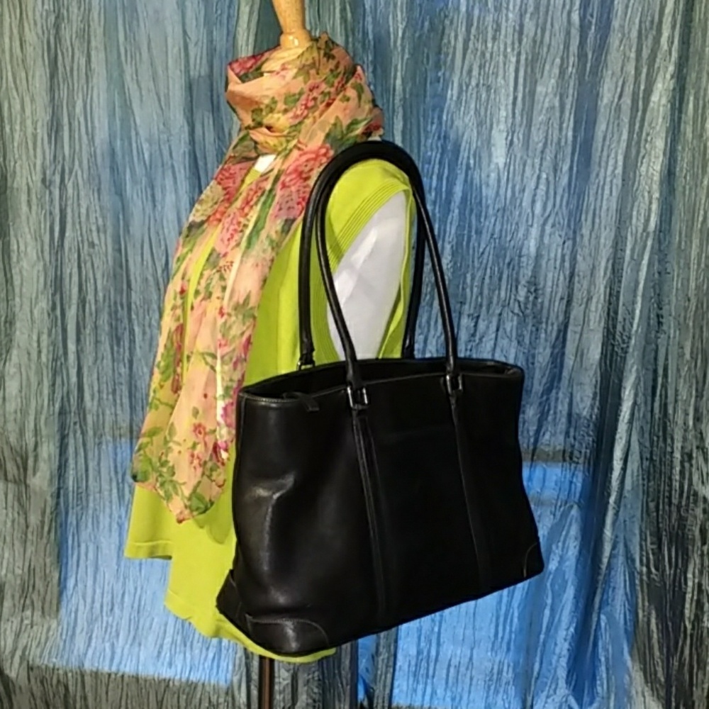 VINTAGE COACH BLACK TOTE HANDBAG PURSE GORGEOUS!!